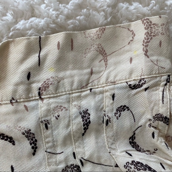 H&M High Waisted Flowy Shorts Size 2 - Picture 5 of 9